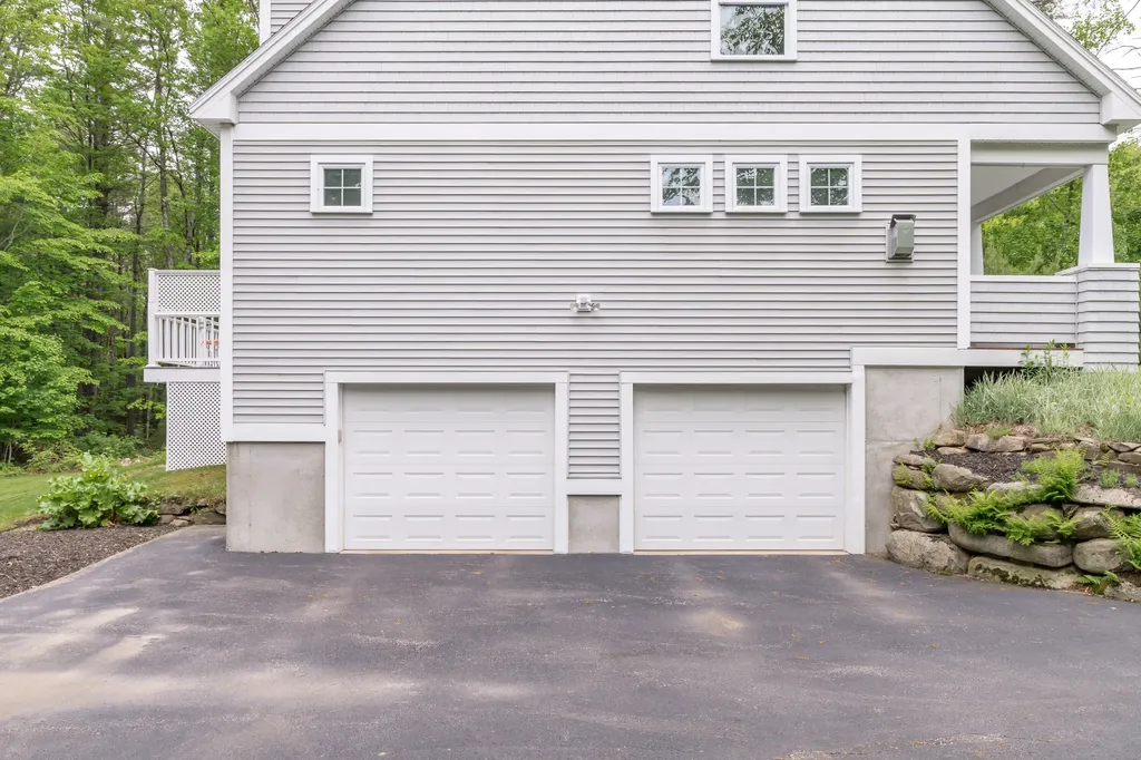 10 Devon Woods Drive Kittery ME 03904