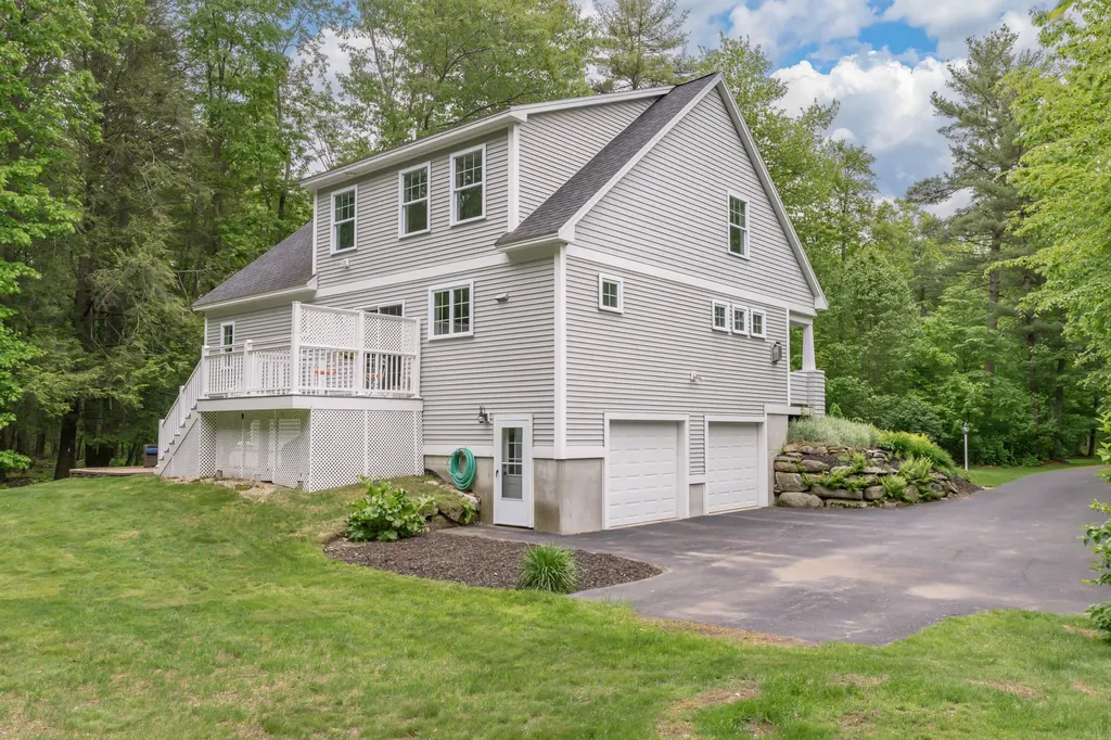 10 Devon Woods Drive Kittery ME 03904