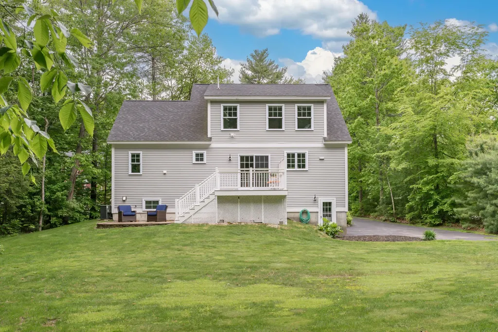 10 Devon Woods Drive Kittery ME 03904