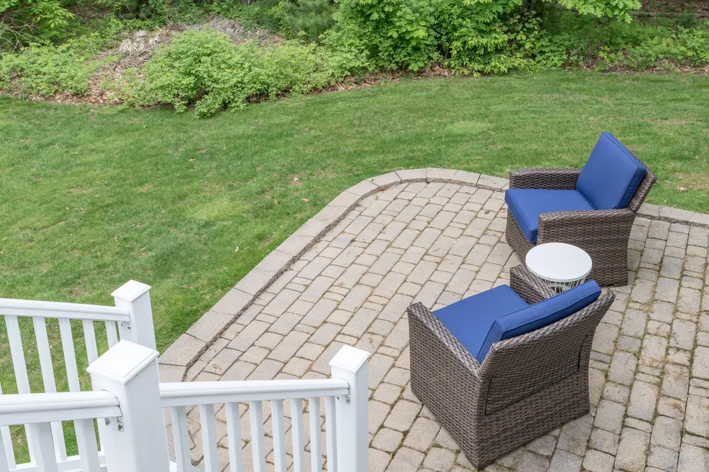 10 Devon Woods Drive Kittery ME 03904