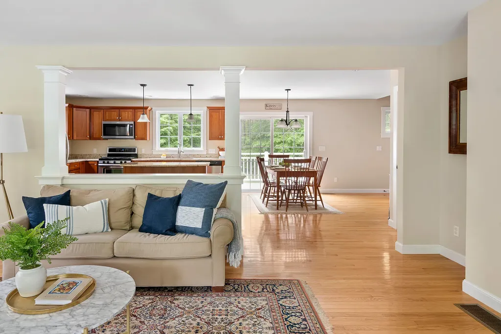 10 Devon Woods Drive Kittery ME 03904