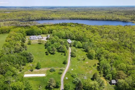 1647 Finntown Road Waldoboro ME 04572