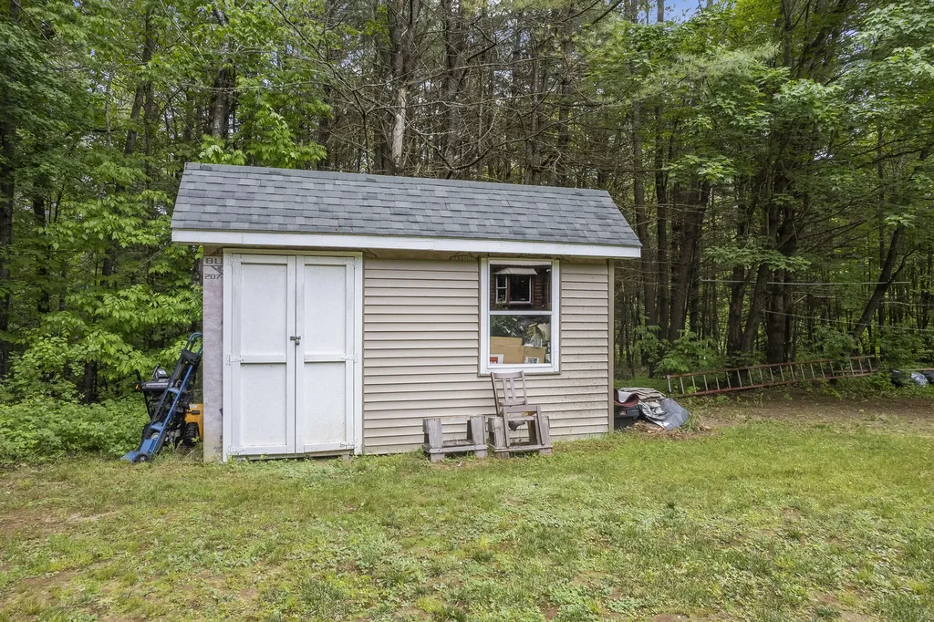 254 Eddie Kahkonen Road Norway ME 04268