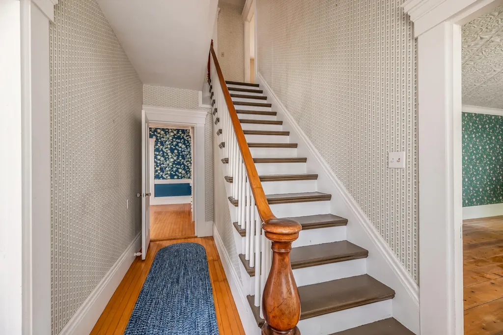 205 Main Street Winterport ME 04496