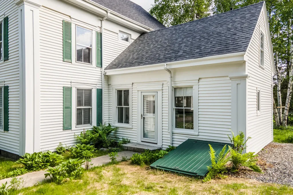 205 Main Street Winterport ME 04496
