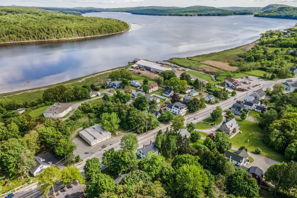 205 Main Street Winterport ME 04496