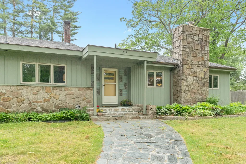 235 Harvard Street Portland ME 04103
