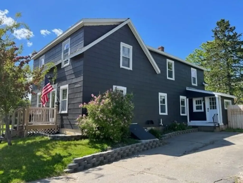 16 Simmons Street Rockland ME 04841
