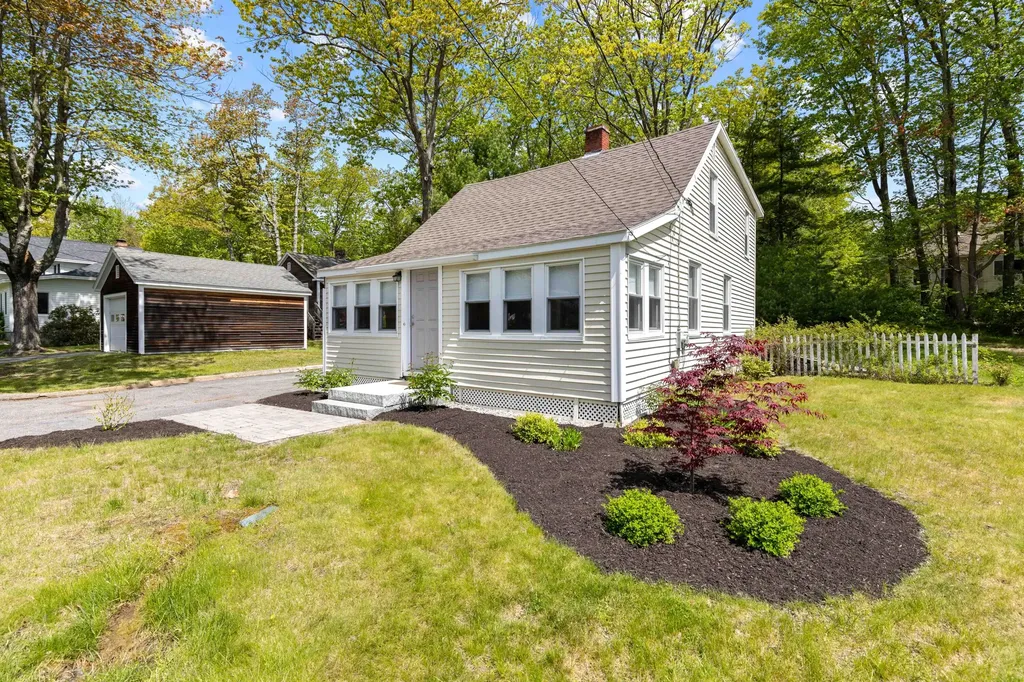 63 Underwood Road Falmouth ME 04105