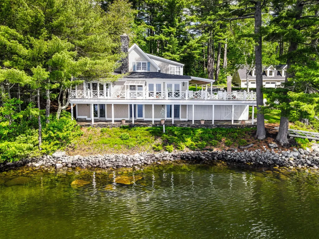 471 Pond Road Manchester ME 04351