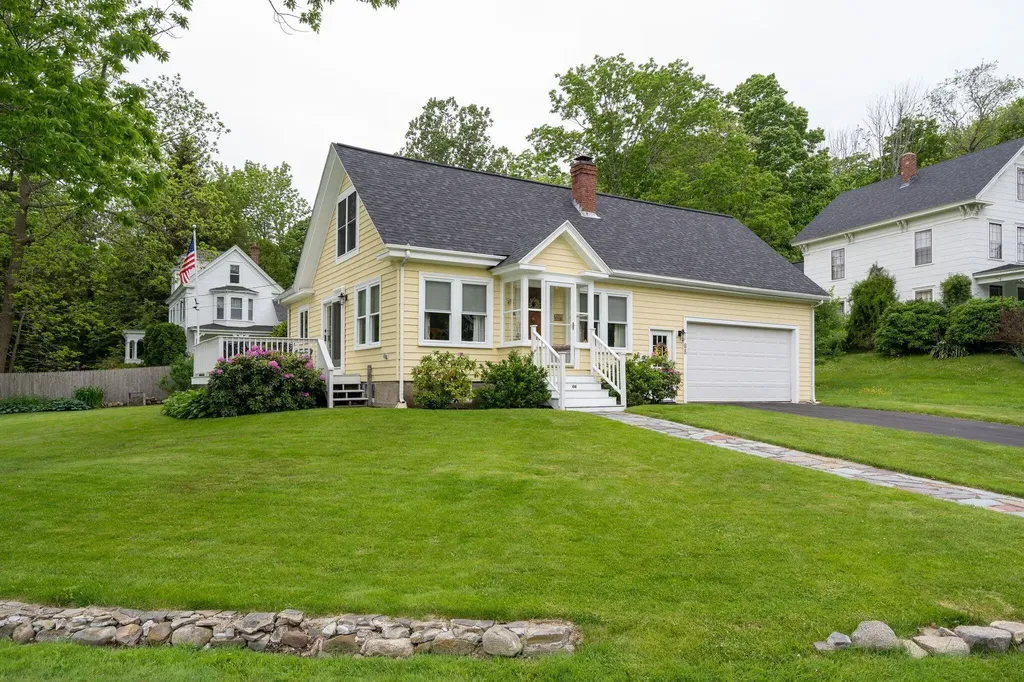 66 Whipple Road Kittery ME 03904