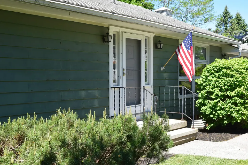 125 Franklin Street Ellsworth ME 04605
