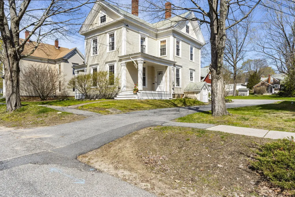 27 Green Street Gorham ME 04038