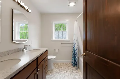 392 Sligo Road Yarmouth ME 04096