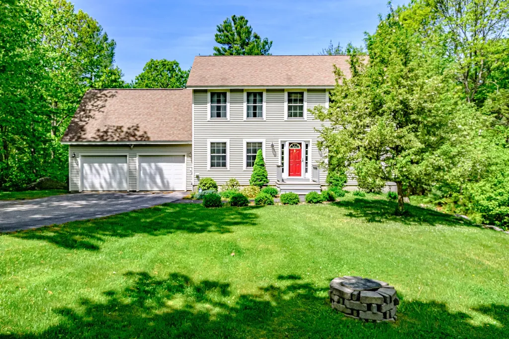 32 Ambrose Circle Gray ME 04039