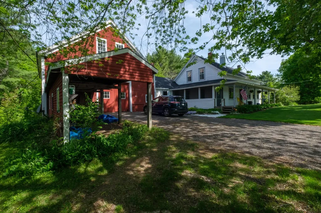 6 Sedgley Road Greene ME 04236
