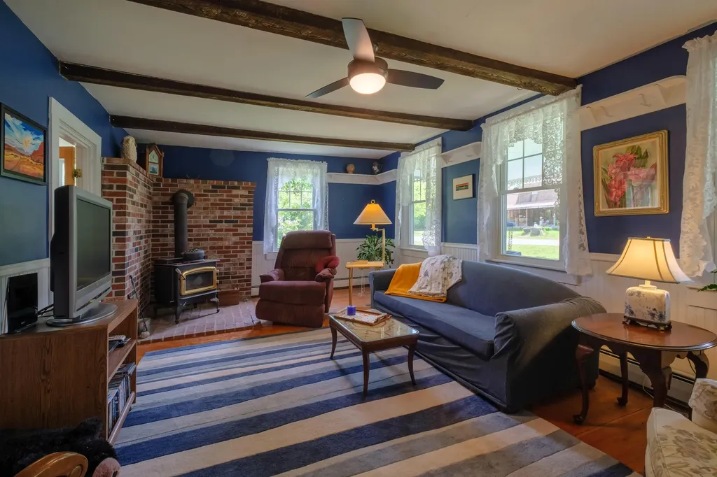 6 Sedgley Road Greene ME 04236