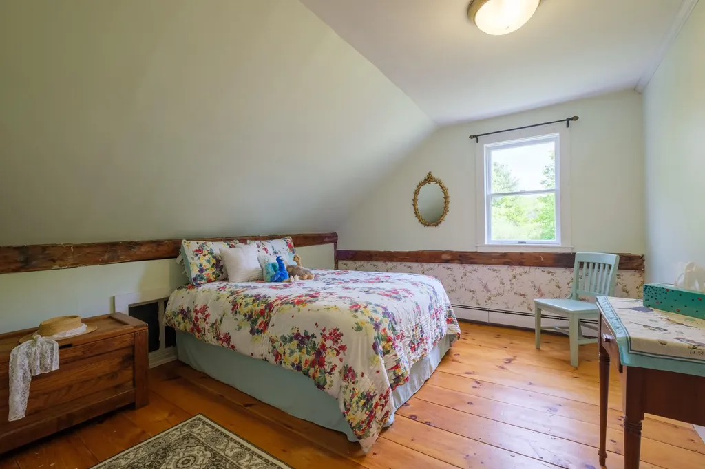 6 Sedgley Road Greene ME 04236