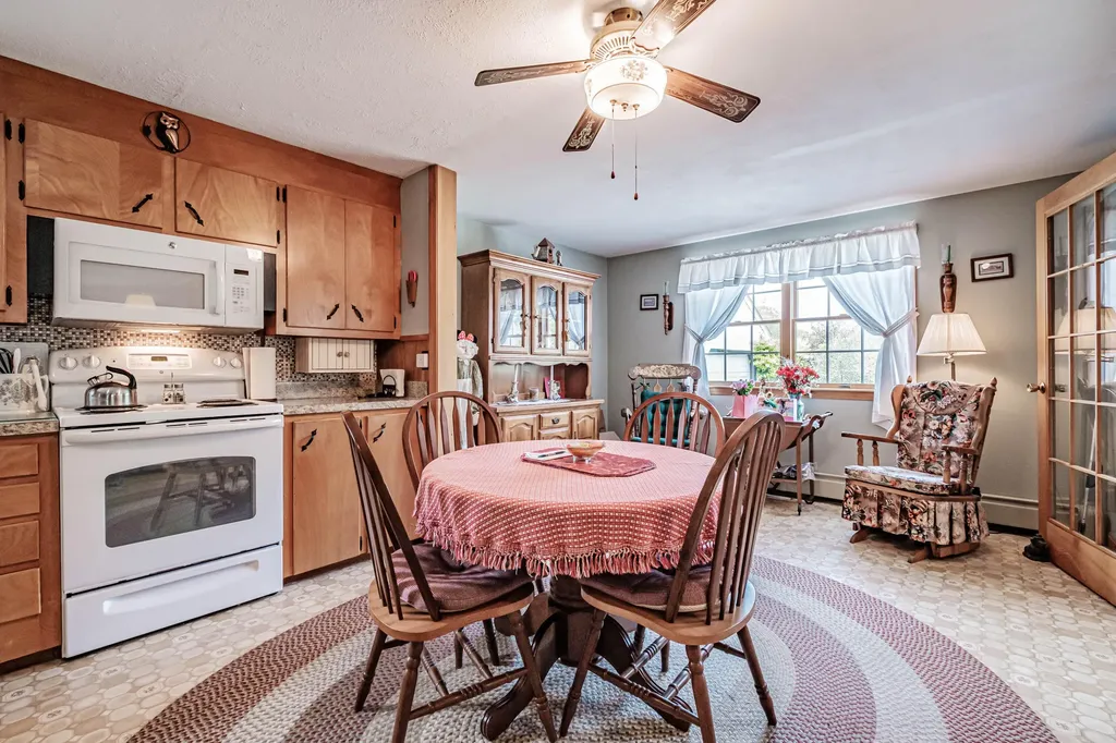 256 Sligo Road Yarmouth ME 04096