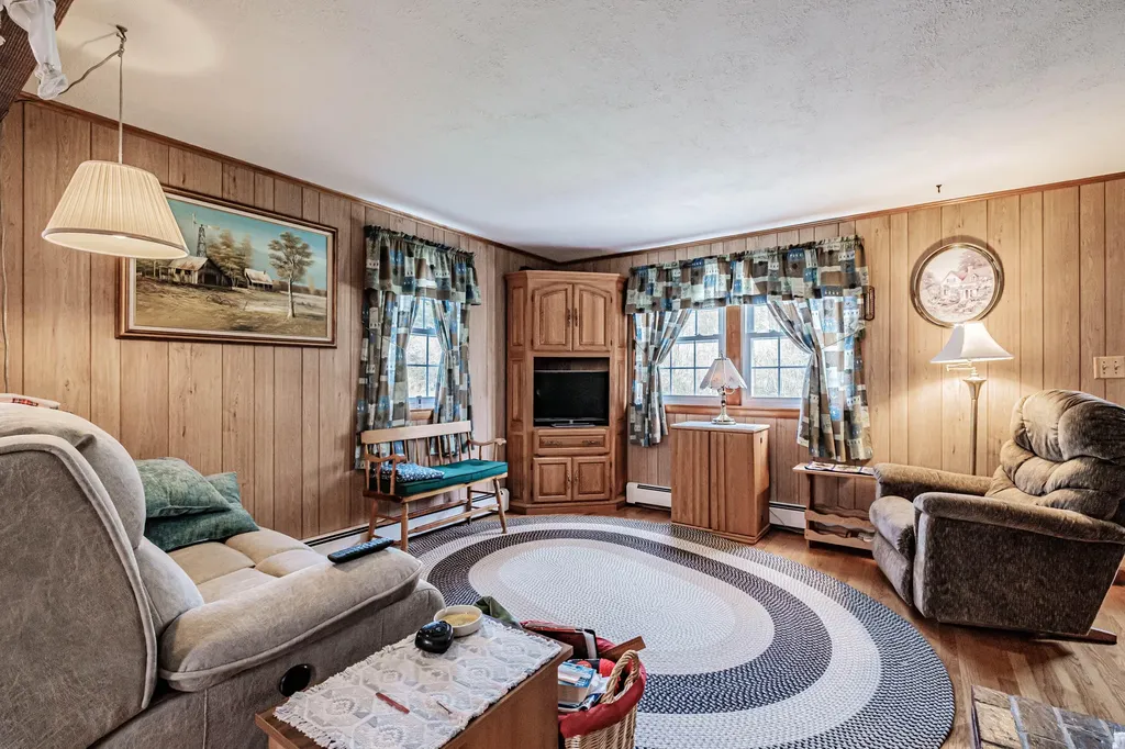 256 Sligo Road Yarmouth ME 04096