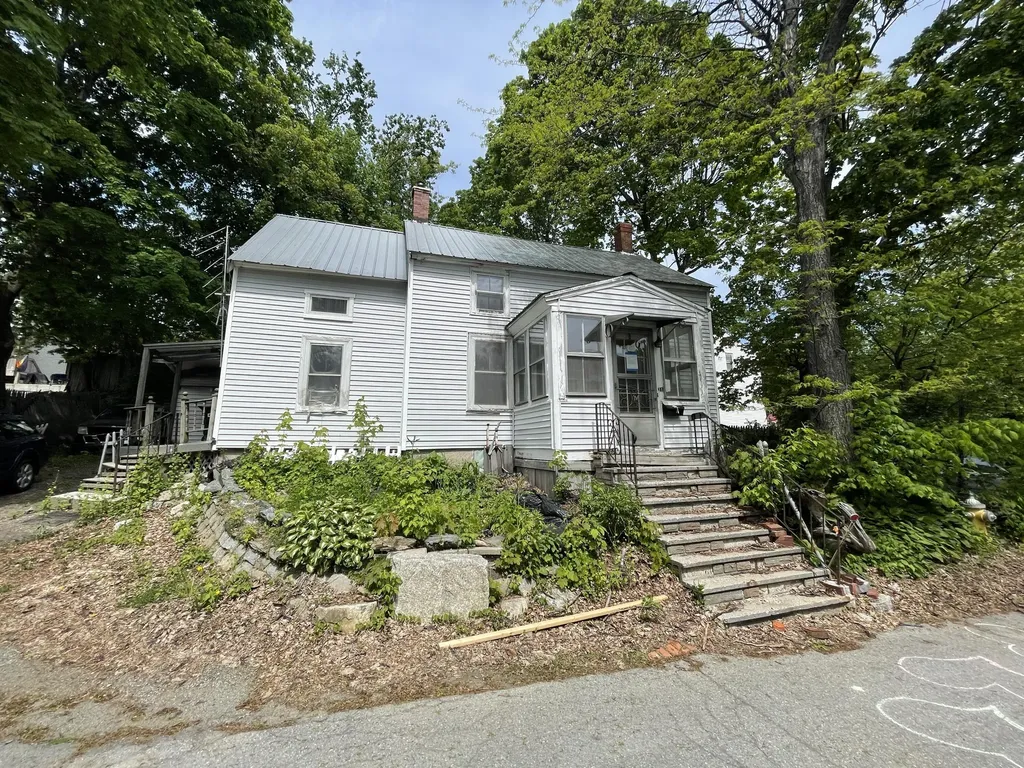 31 Highland Lane Bangor ME 04401
