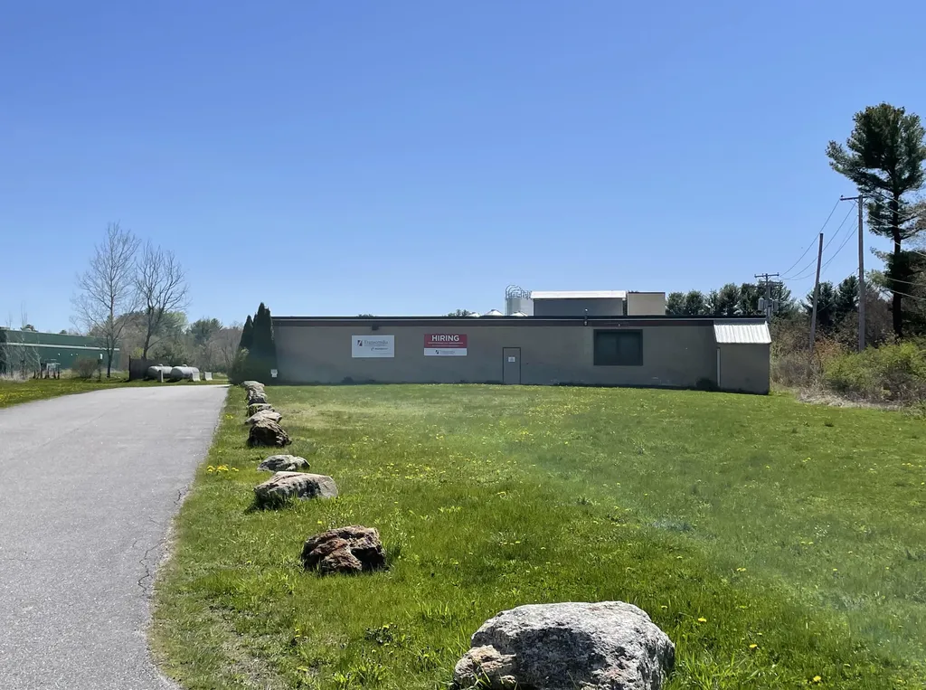 21 Old Farm Road Lewiston ME 04240