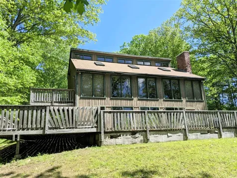 106 River Road Topsham ME 04086