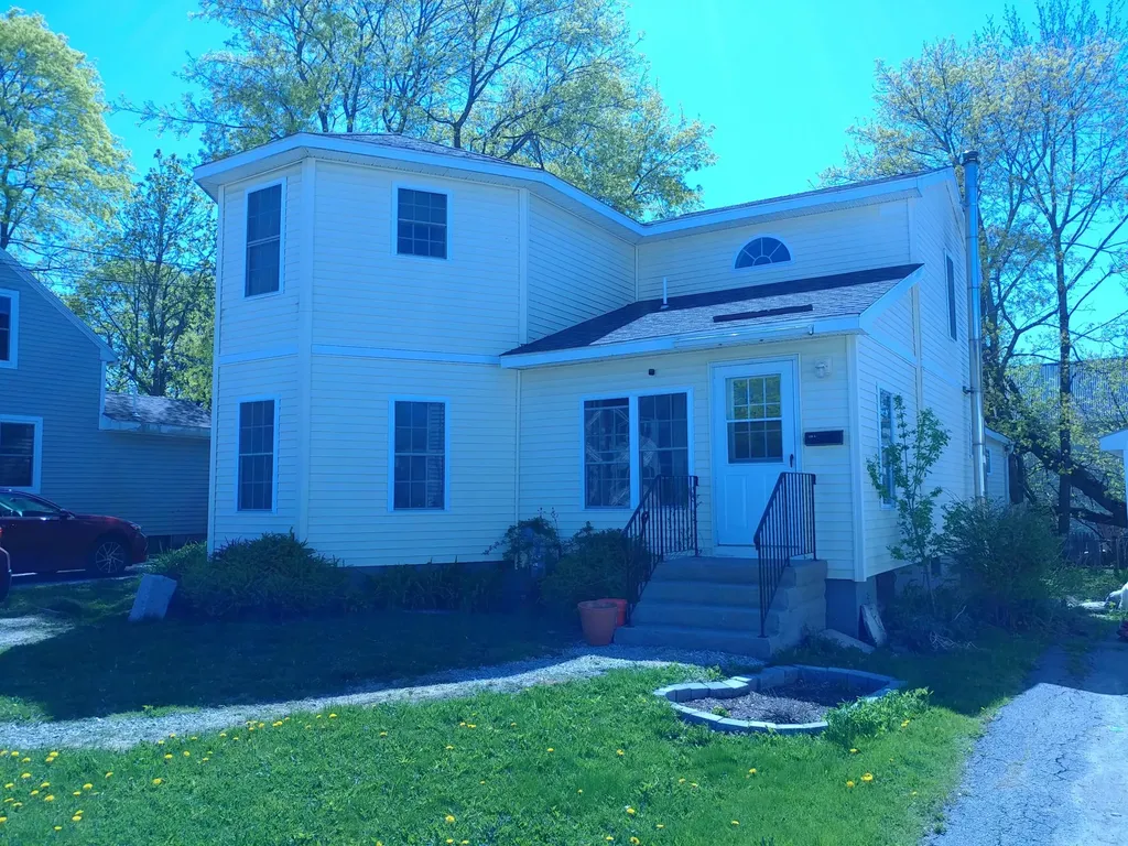 208 Grove Street Bangor ME 04401