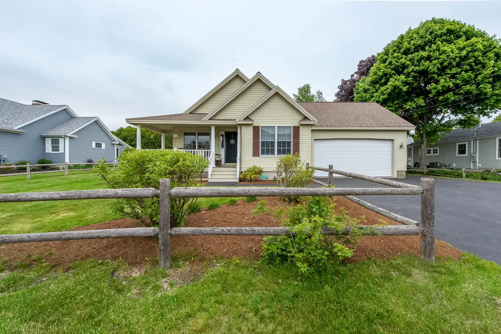 789 Ocean Avenue Wells ME 04090