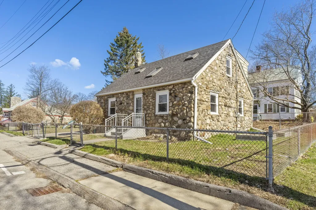 1 Pond Street Saco ME 04072