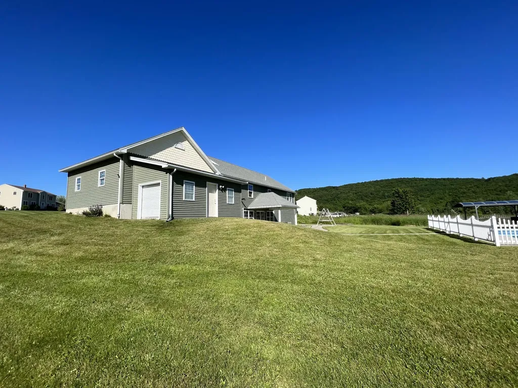 20 Diamond Drive Wales ME 04280