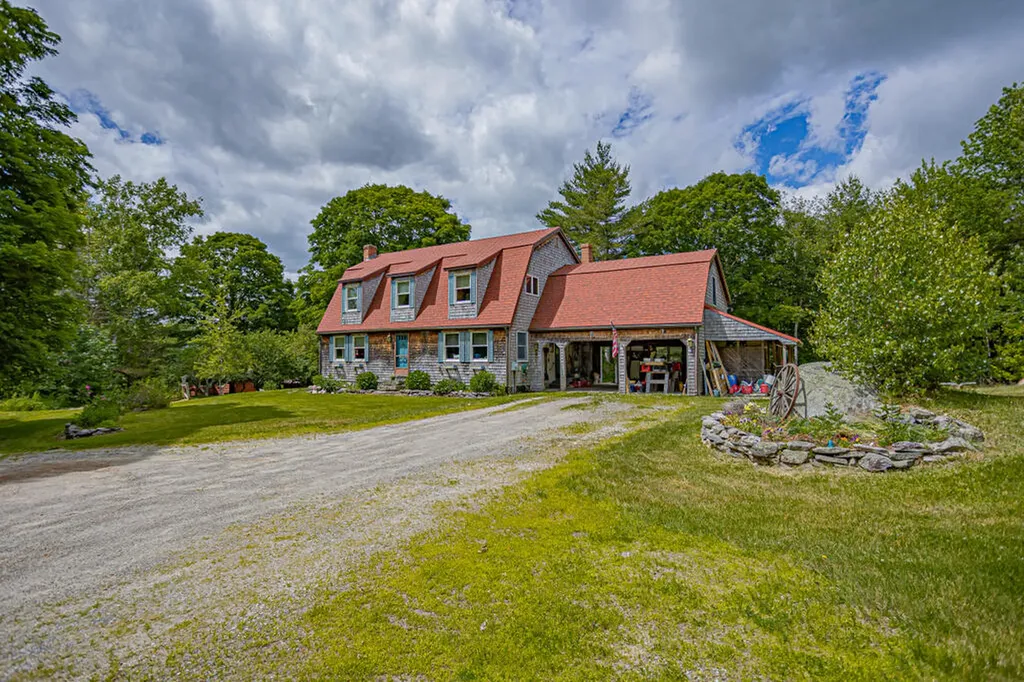 693 Knowlton Corner Road Farmington ME 04938