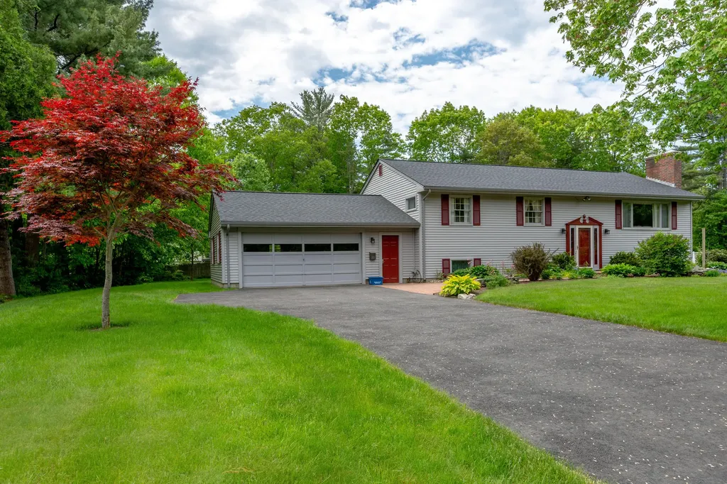 32 Meadowbrook Road Brunswick ME 04011