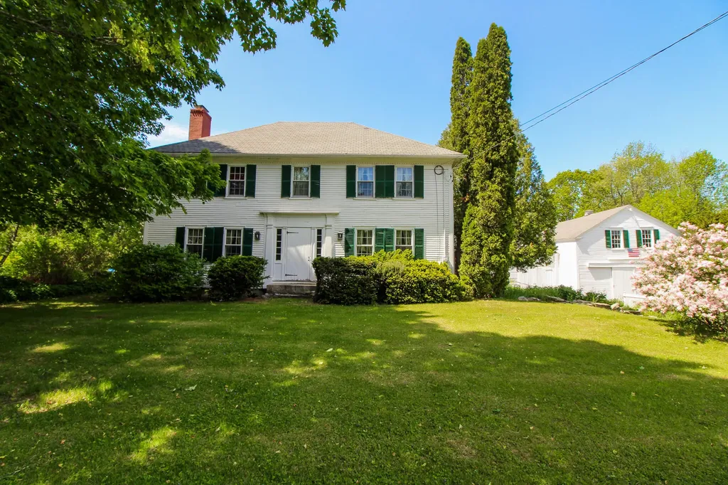 2908 Western Avenue Newburgh ME 04444