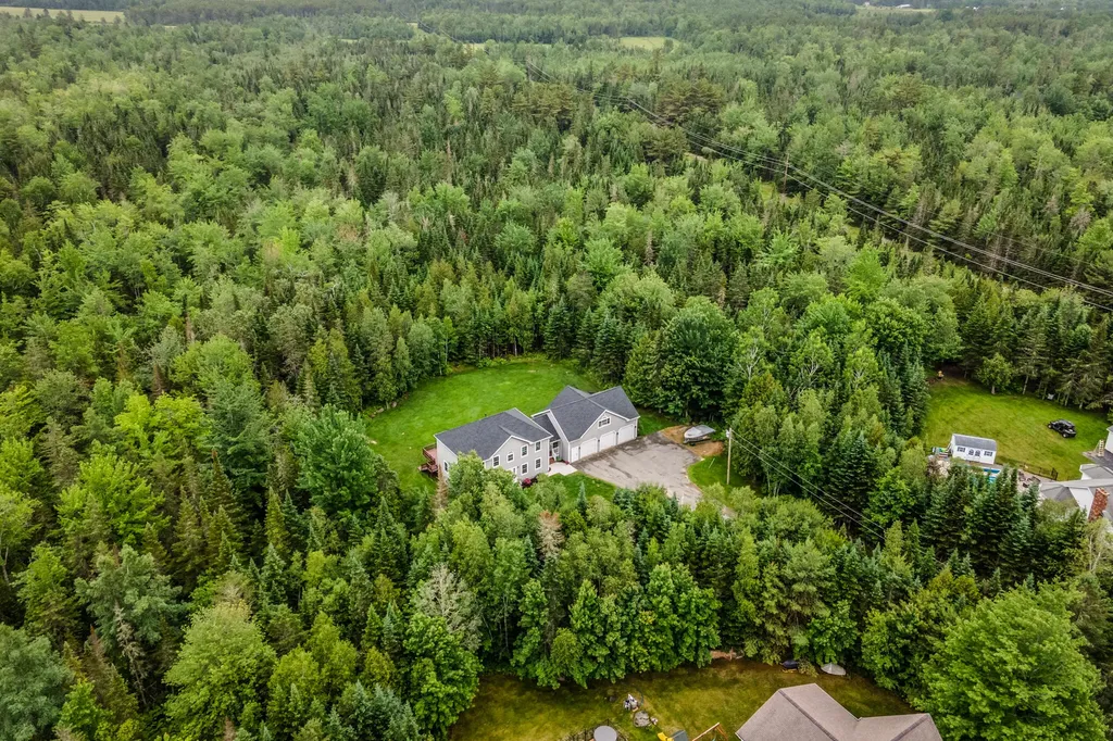 123 Jillian Way Glenburn ME 04401