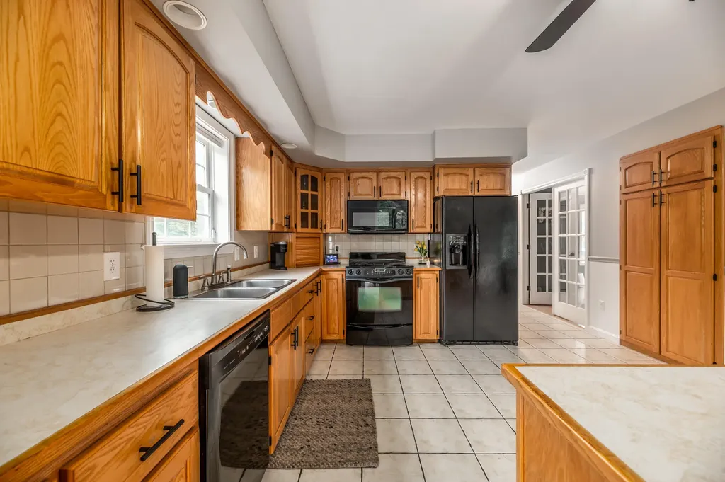 123 Jillian Way Glenburn ME 04401