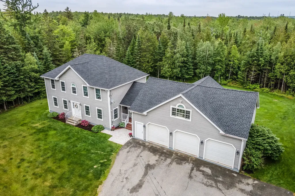 123 Jillian Way Glenburn ME 04401