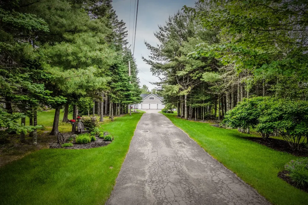 123 Jillian Way Glenburn ME 04401