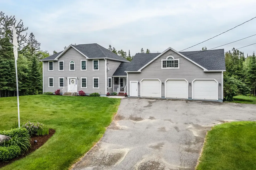 123 Jillian Way Glenburn ME 04401