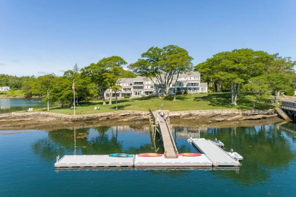 160 Western Avenue Boothbay Harbor ME 04538