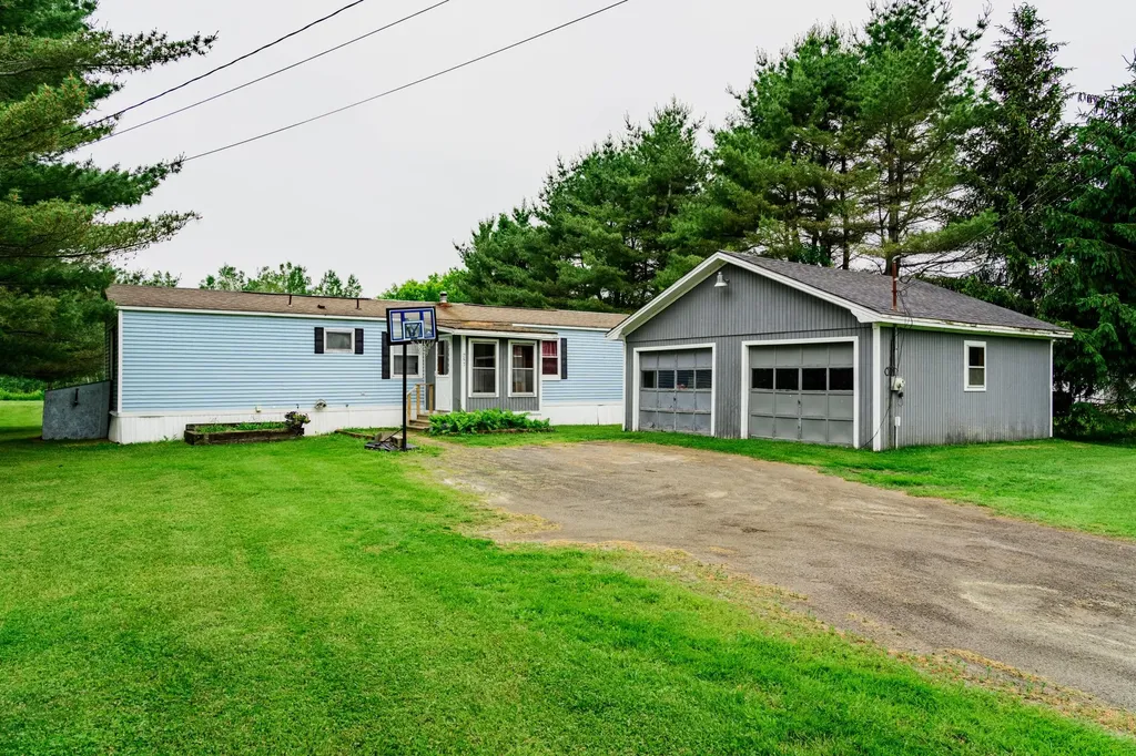 257 Center Road Fairfield ME 04937