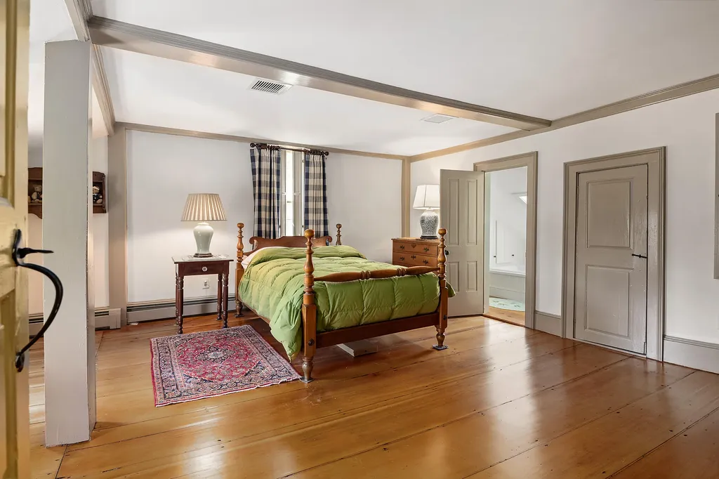56 Summer Street Kennebunk ME 04043