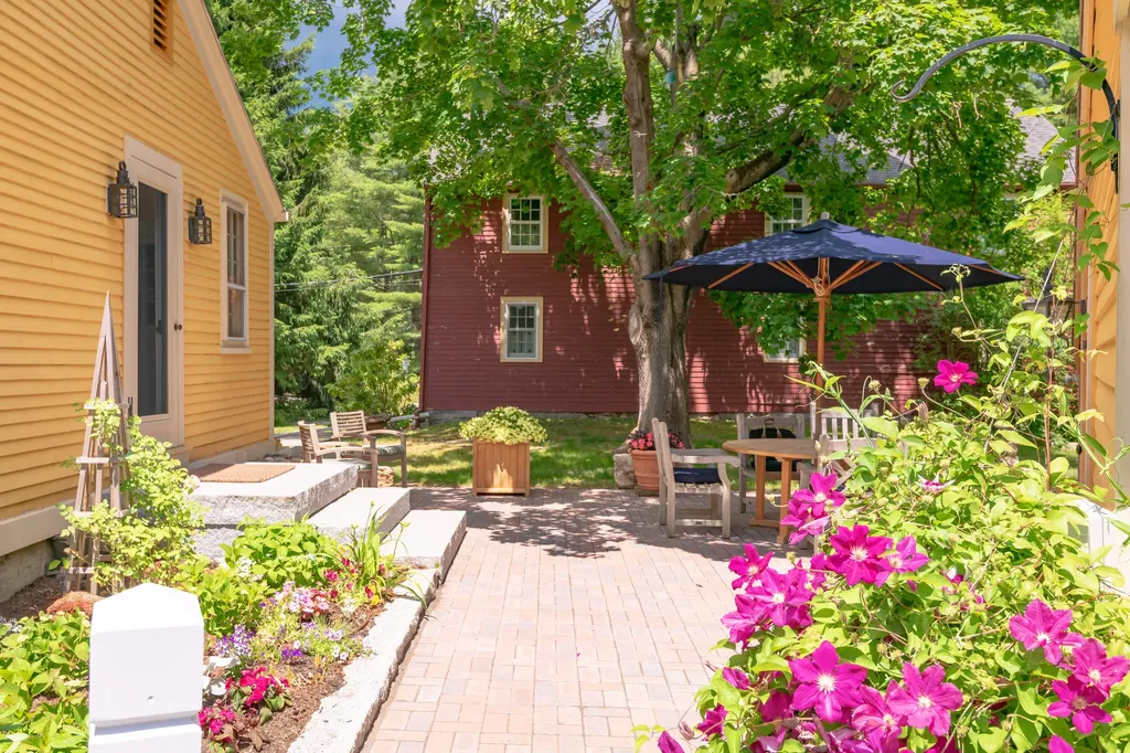 56 Summer Street Kennebunk ME 04043