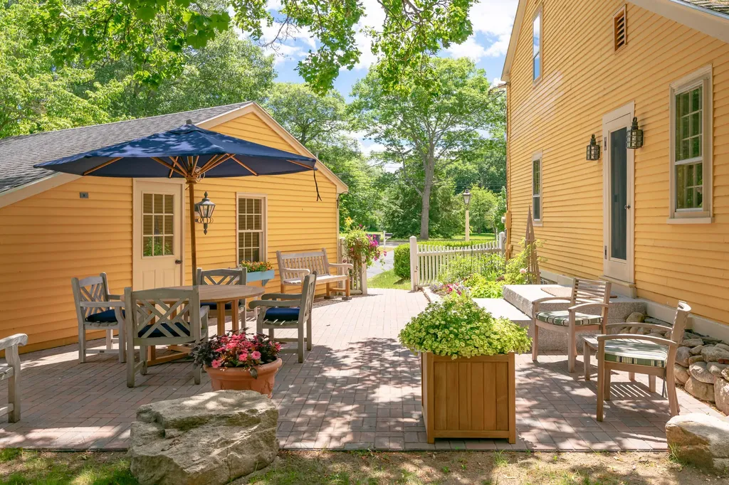56 Summer Street Kennebunk ME 04043