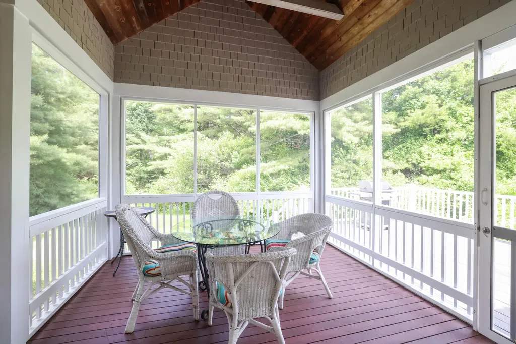125 Emmons Road Kennebunk ME 04043