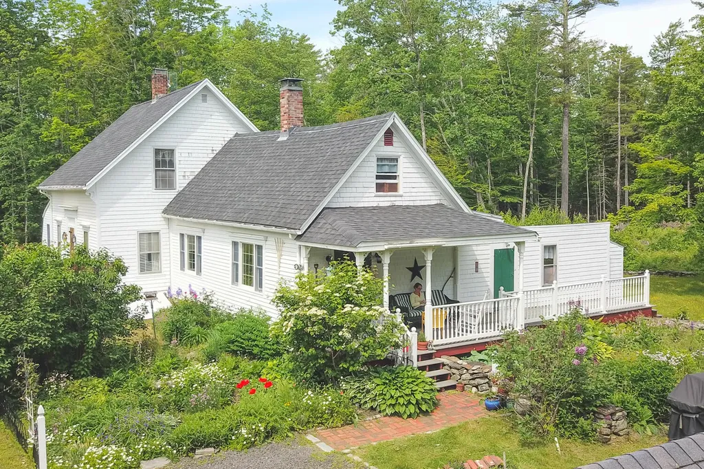 110 Robinson Road Waldoboro ME 04572