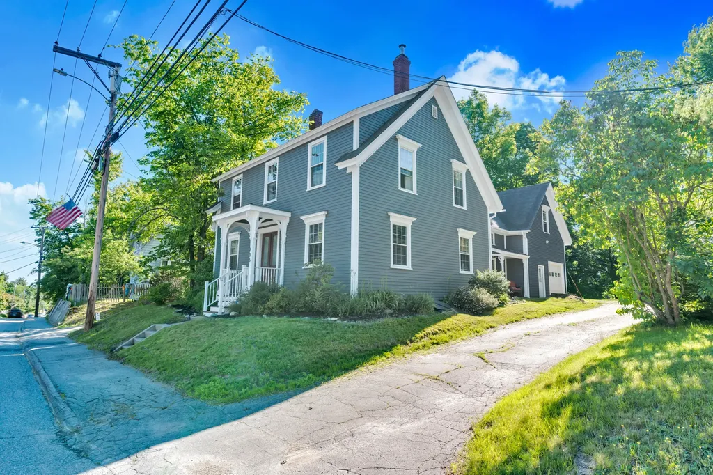 206 Brunswick Avenue Gardiner ME 04345