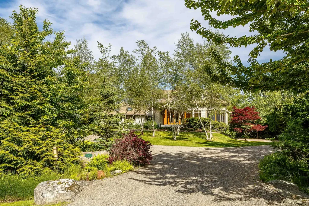 5 Penobscot Lane Owls Head ME 04854