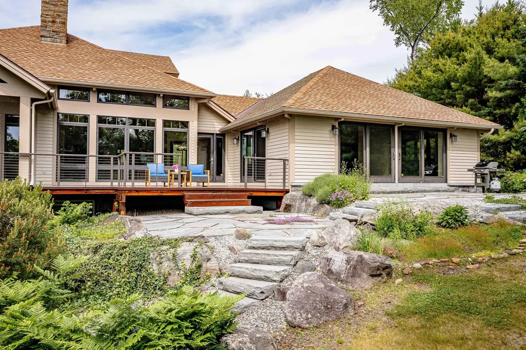 5 Penobscot Lane Owls Head ME 04854