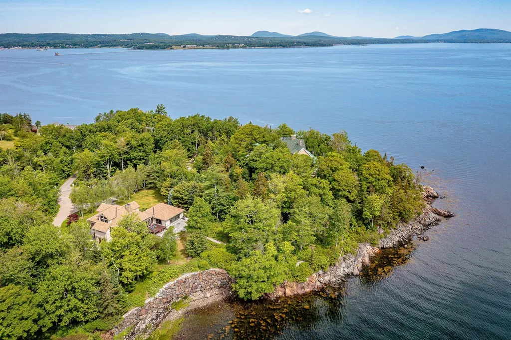 5 Penobscot Lane Owls Head ME 04854